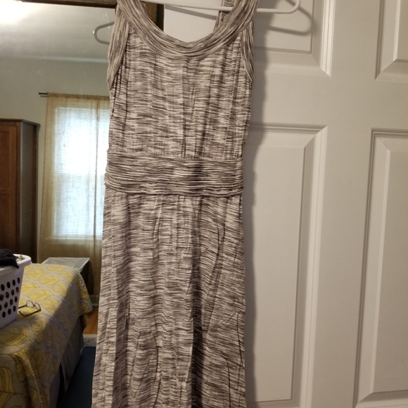 Dress - Picture 5 of 6